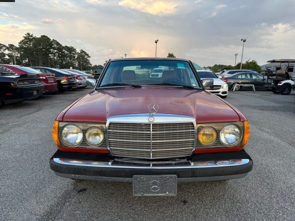 1983 Mercedes-Benz 240D Base