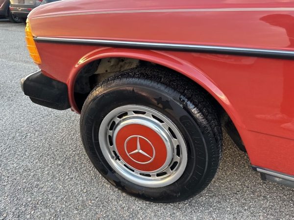 1983 Mercedes-Benz 240D Base