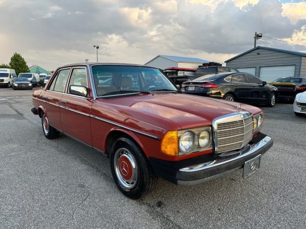 1983 Mercedes-Benz 240D Base