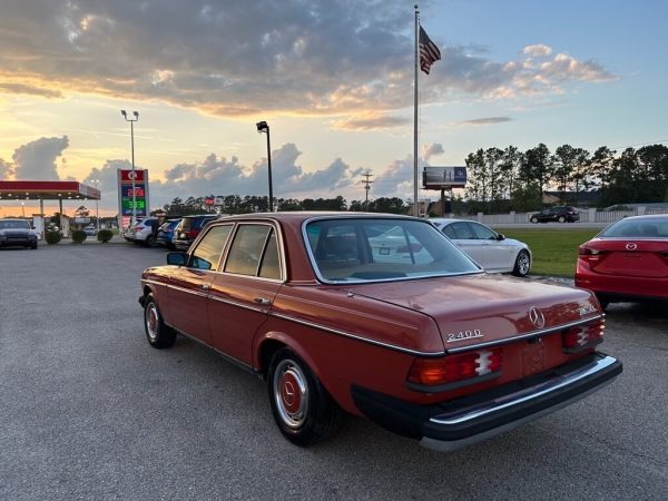 1983 Mercedes-Benz 240D Base