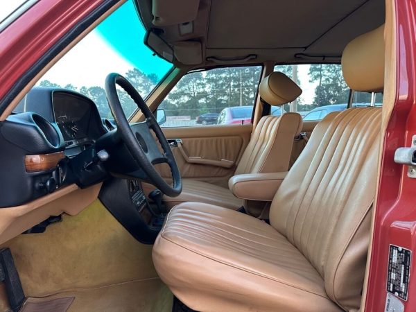 1983 Mercedes-Benz 240D Base