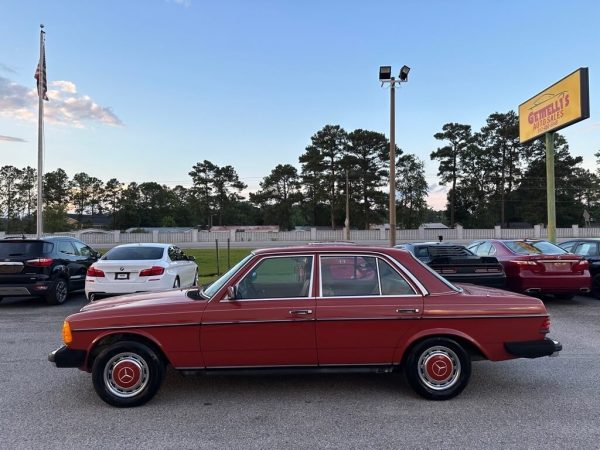 1983 Mercedes-Benz 240D Base