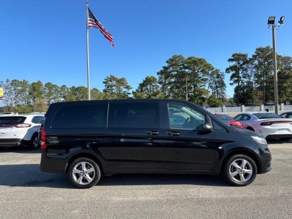 2018 Mercedes-Benz Metris Passenger Van