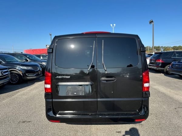 2018 Mercedes-Benz Metris Passenger Van